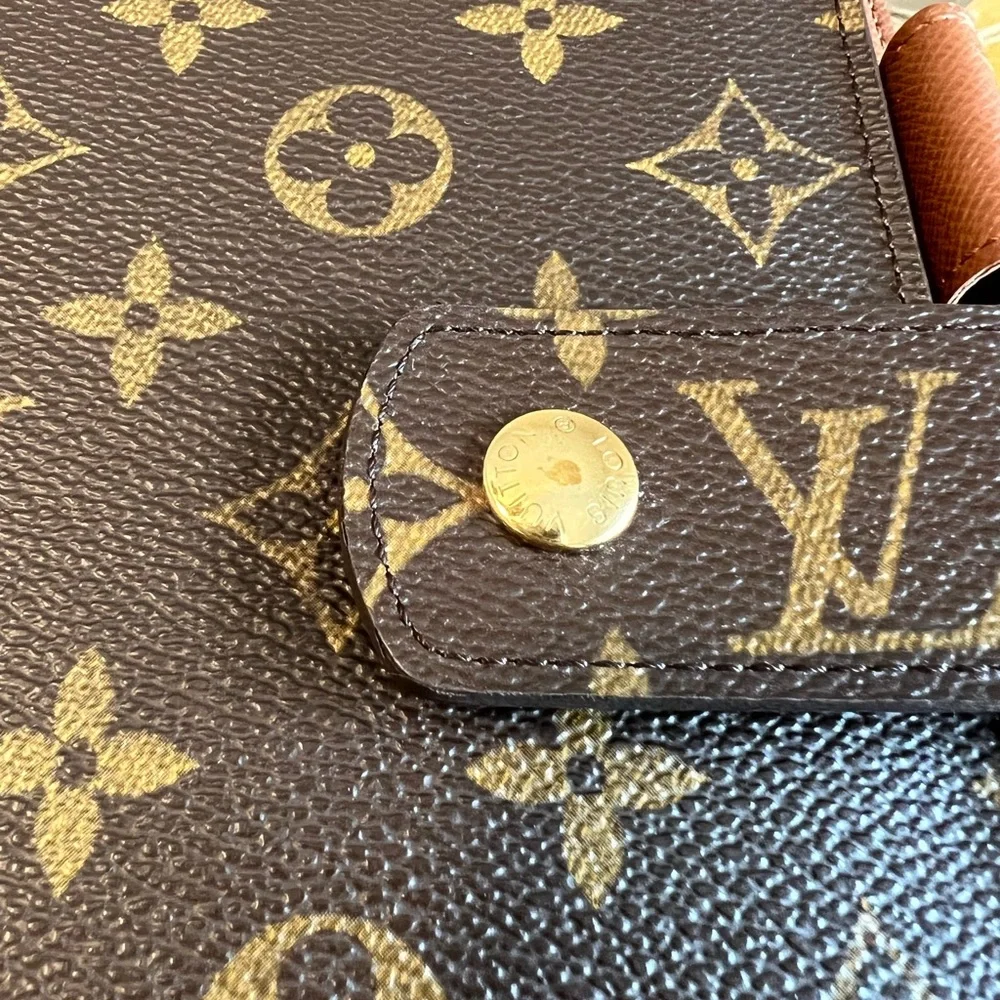 ❌SOLD!❌ Authentic Louis Vuitton Brown Monogram Large (GM) Agenda Cover - Picture 3 of 16